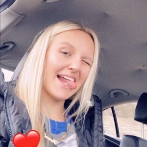 Meet your Posher, Ronni